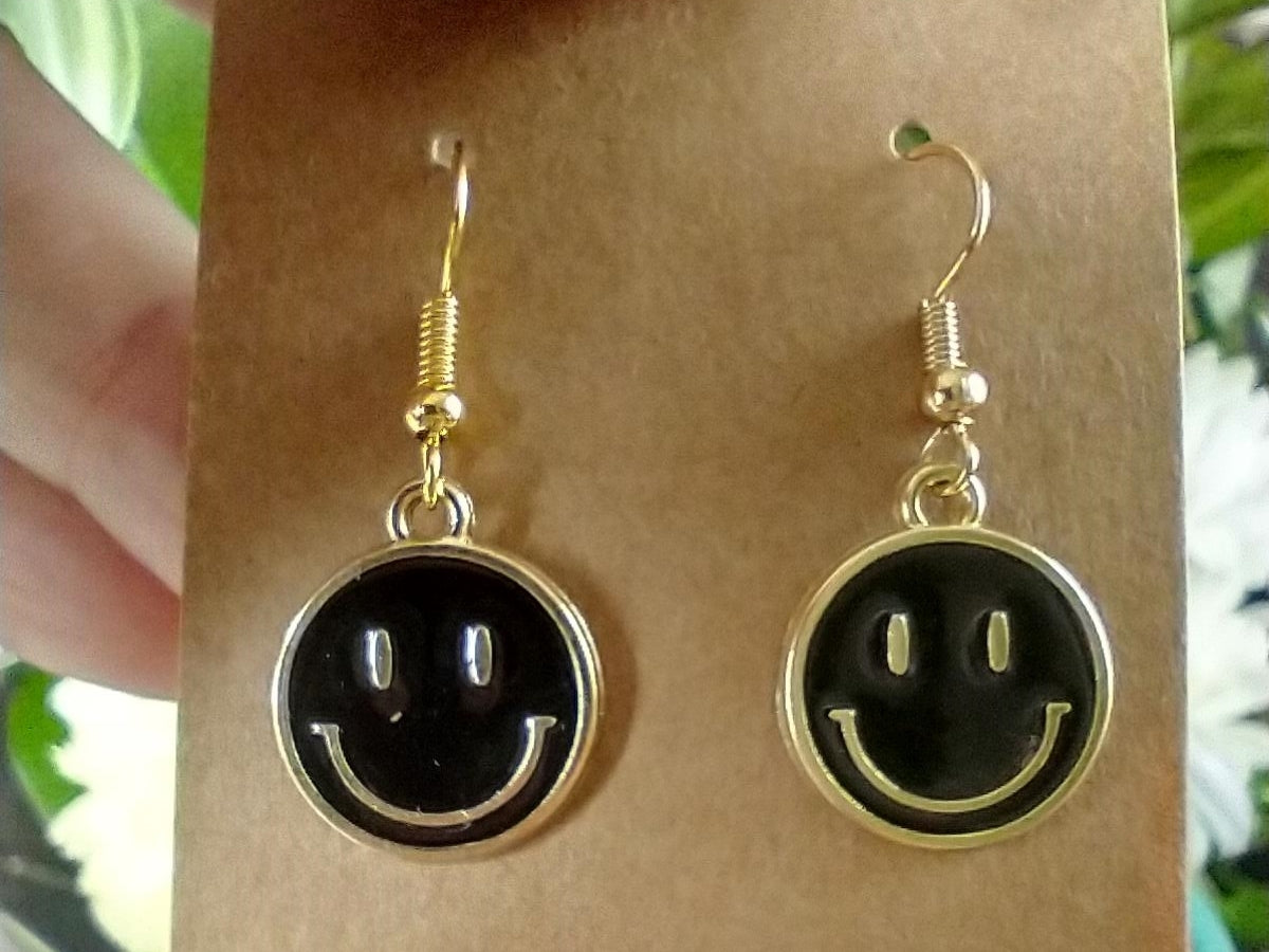 Pink Smiley Face Earrings, Gold Charm, Gold Earrings Minimalist , Gold  Jewellery Jewelry, Gift for Her, Dainty Charm, - Etsy